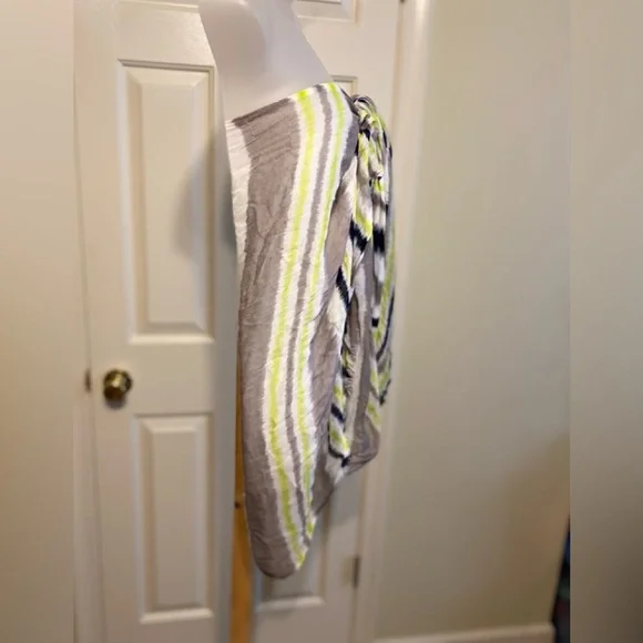 Pretty beach striped sarong with fringes (navy/gray/white/yellow), 84”W x. 29”L - Picture 4 of 7